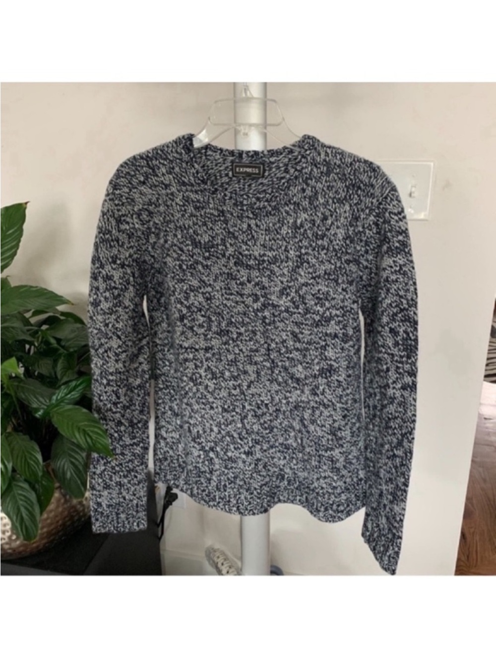 Express Knit Wool Blend chunky Pullover Sweater Sz M Crew navy blue white